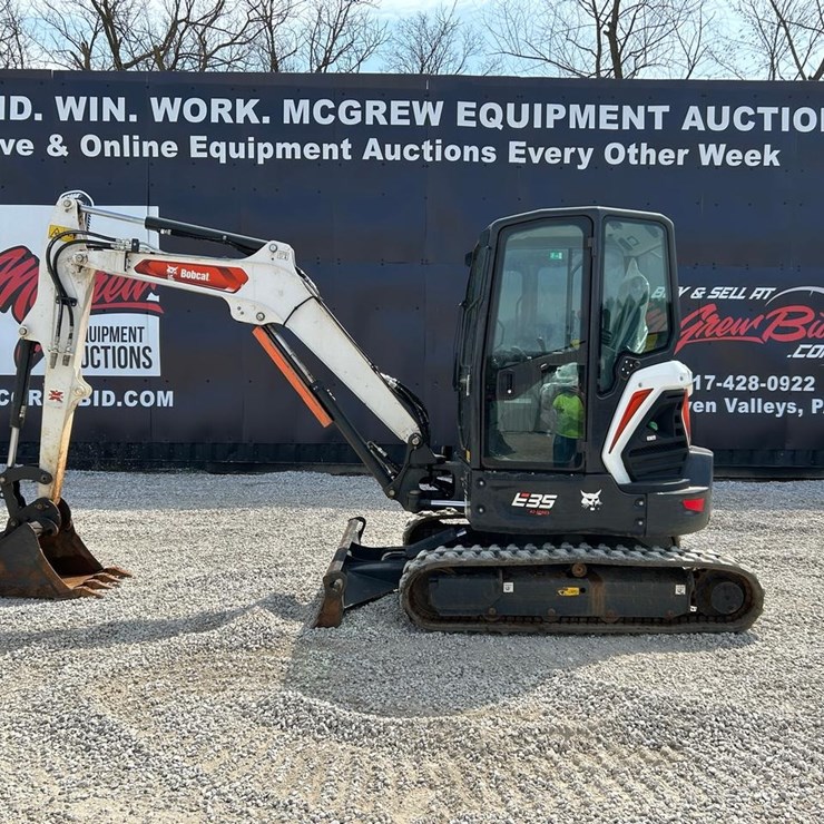 2023 BOBCAT E35