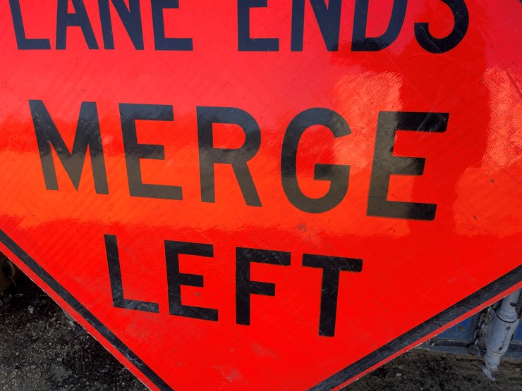 #3934-•-retired-fiberglass-road-signs-image-4