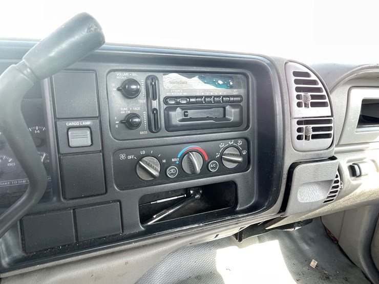 1999-chevrolet-3500-image-22