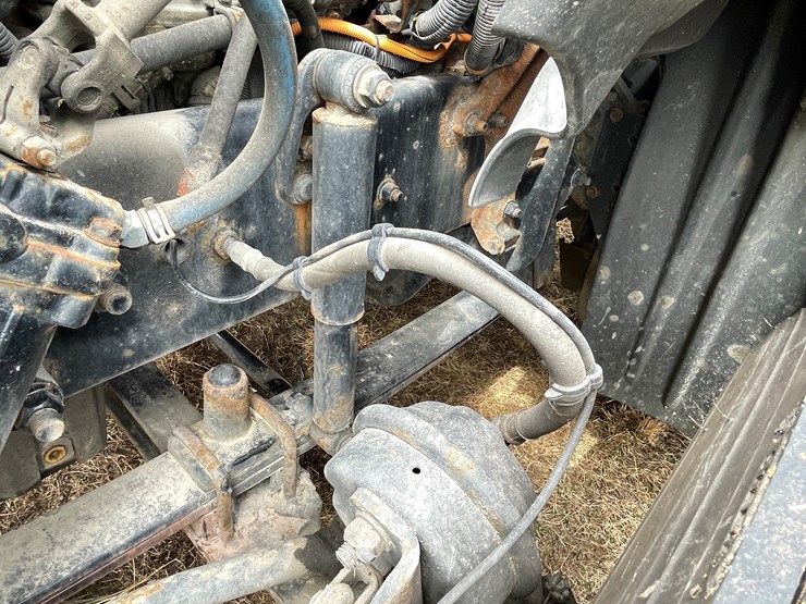 #113-•-2017-freightliner-single-axle-day-cab-semi-tractor-(has-wi-title)-image-43