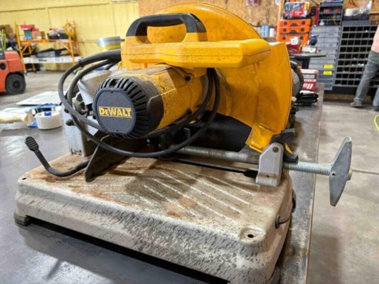 dewalt-14"-chop-saw-image-2