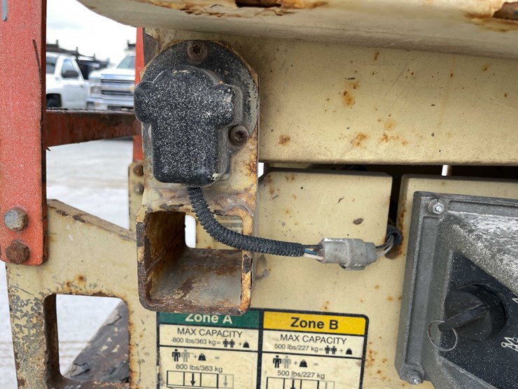 2008-jlg-2630es-image-14