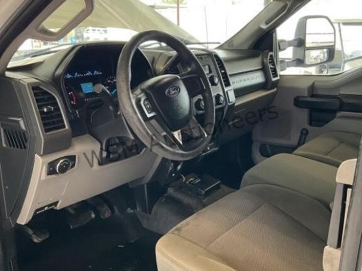 2017-ford-f550-image-24