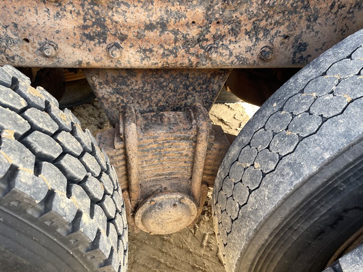 #401-•-1991-mac-rb688s-dump-truck-(has-mn-title)-image-93