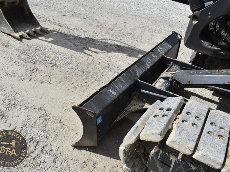 2021-deere-85g-image-28