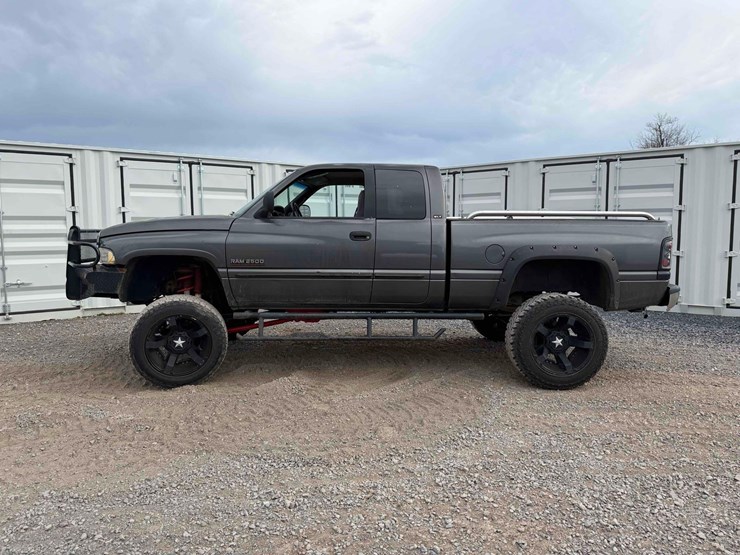 2002-dodge-ram-2500-image-2