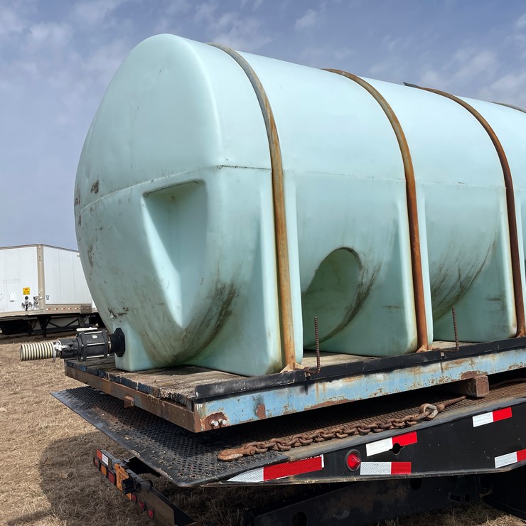 #212 • 900-Gallon Poly Tank On Heavy Duty Skid