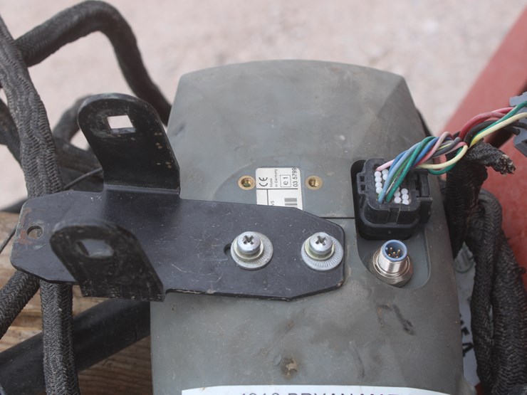 hesston-4910-image-79