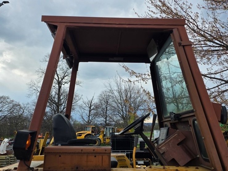 1990-case-480f-image-24