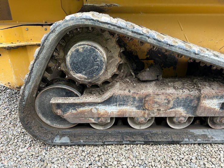 2017-deere-323e-image-13