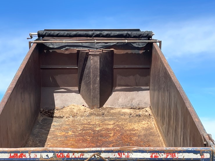 #401-•-1991-mac-rb688s-dump-truck-(has-mn-title)-image-73