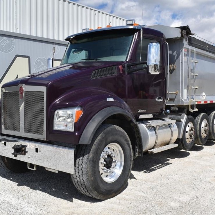 2019 KENWORTH T880