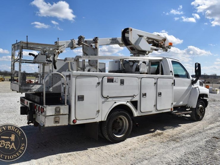 2005-gmc-topkick-image-9