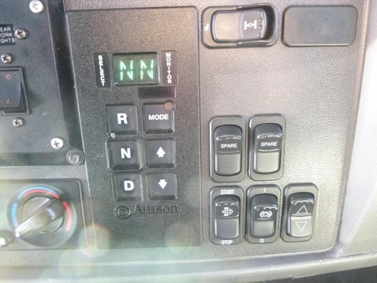 2013-bobcat-225-image-29