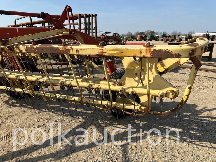 new-holland-256-image-4