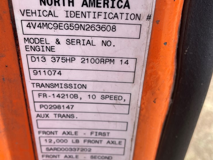 #122-•-2009-volvo-day-cab-semi-tractor-(has-wi-title)-image-89