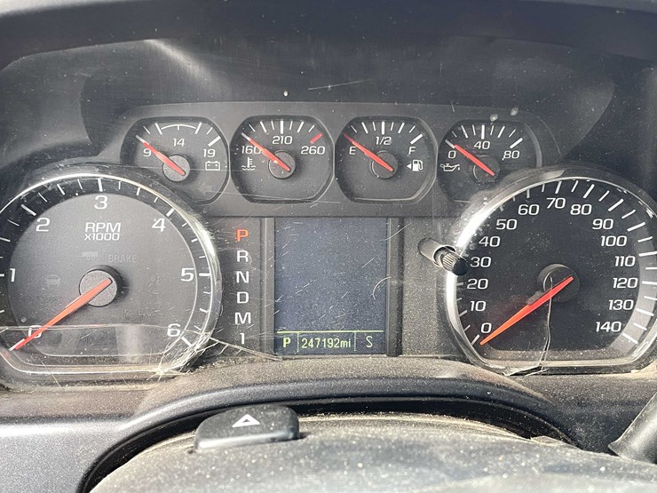 2015-chevrolet-2500-image-57