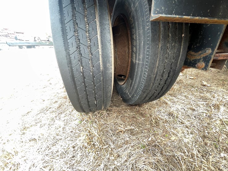 #156-•-2001-k-&-w-trailers-pintle-hitch-trailer-(has-wi-title)-image-40