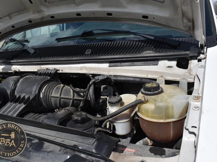 2014-ford-e250-image-23