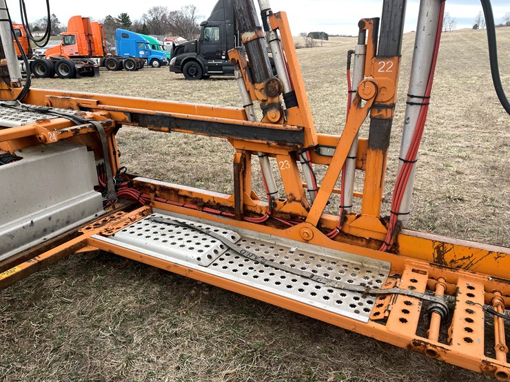 #110-•-2014-volvo-car-hauler-semi-and-trailer-(has-wi-title)-image-38