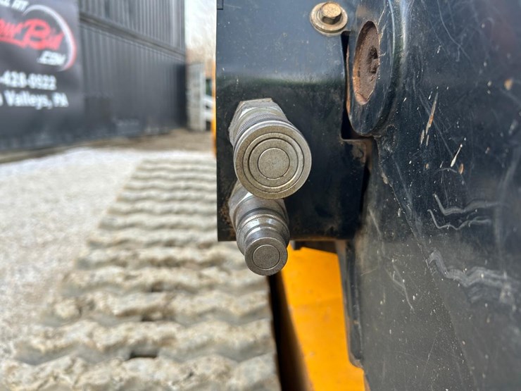 2021-jcb-3ts-8t-image-12