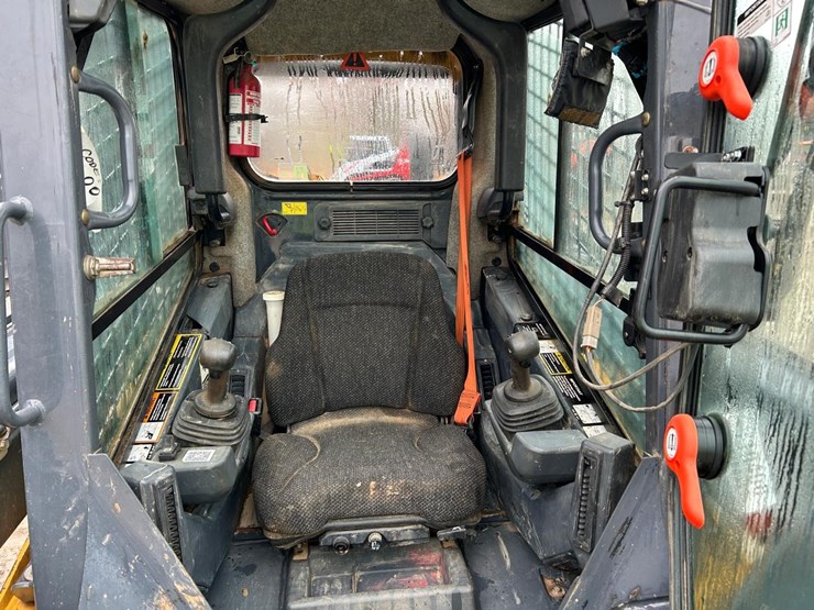 2020-deere-325g-image-20