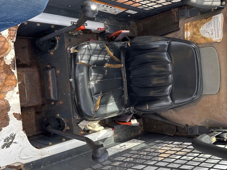 2007-bobcat-s250-image-18