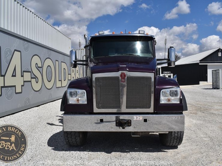 2019-kenworth-t880-image-15