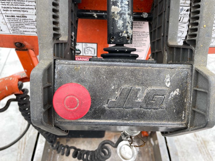 2008-jlg-2630es-image-36