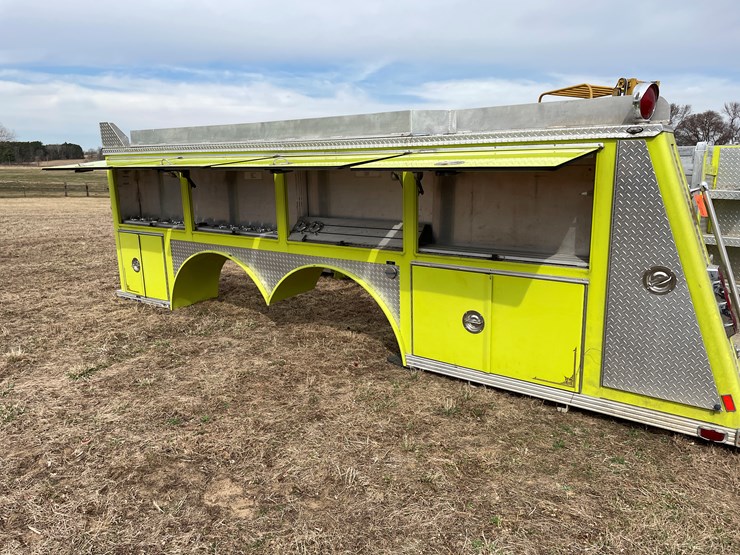 #10718-•-one-side-of-fire-truck-box-image-12