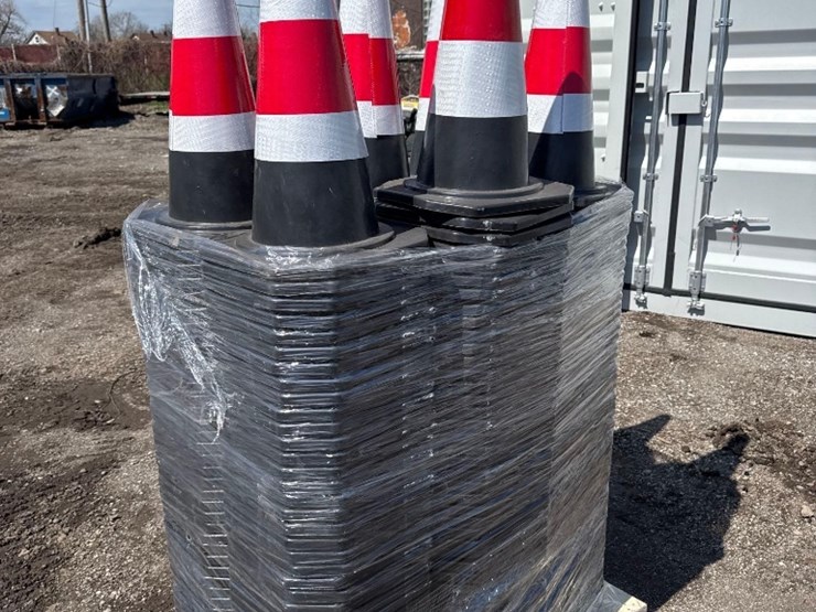 (250)-new-ir-ranch-co-30in-traffic-cones-model-irstc-image-1