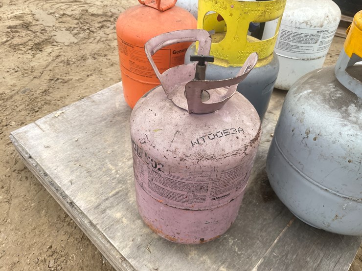 #3922-•-(7)-refrigerant-tanks-and-(1)-nitrogen/argon-tank-image-20