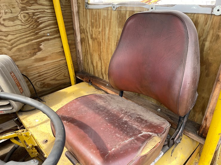 #173-•-otis-ut-50-gas-powered-rough-terrain-forklift-image-18