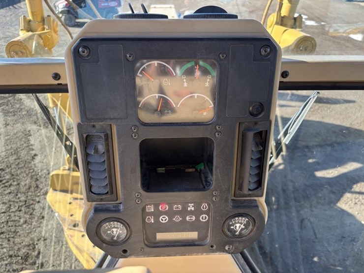 caterpillar-143h-image-49