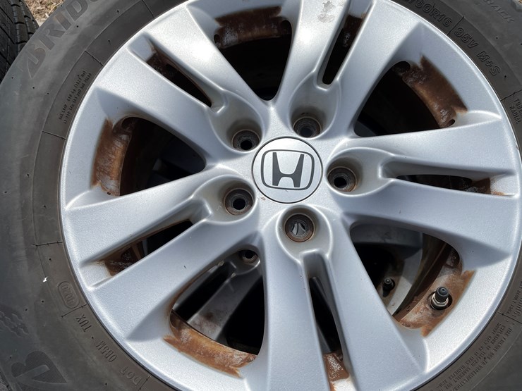 #10703-•-(4)-bridgestone-16"-tires-on-honda-5-bolt-aluminum-rims-image-8