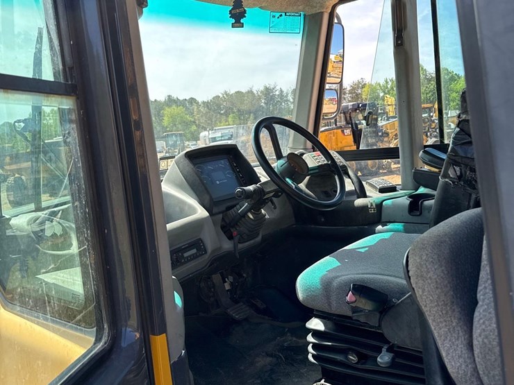 2012-deere-300d-ii-image-25