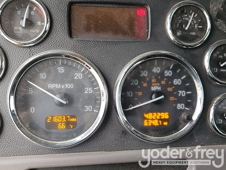 2014-peterbilt-579-image-39