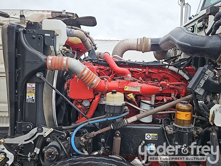 2014-peterbilt-579-image-24