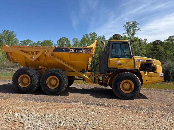 2012-deere-300d-ii-image-2