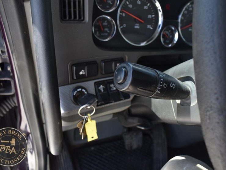 2019-kenworth-t880-image-49