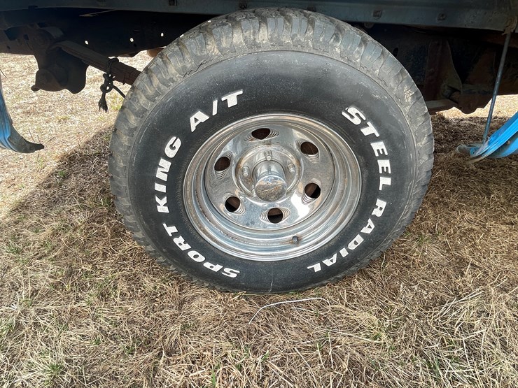 #192-•-1984-2-x-4-chevy-silverado-(has-wi-title)-image-44