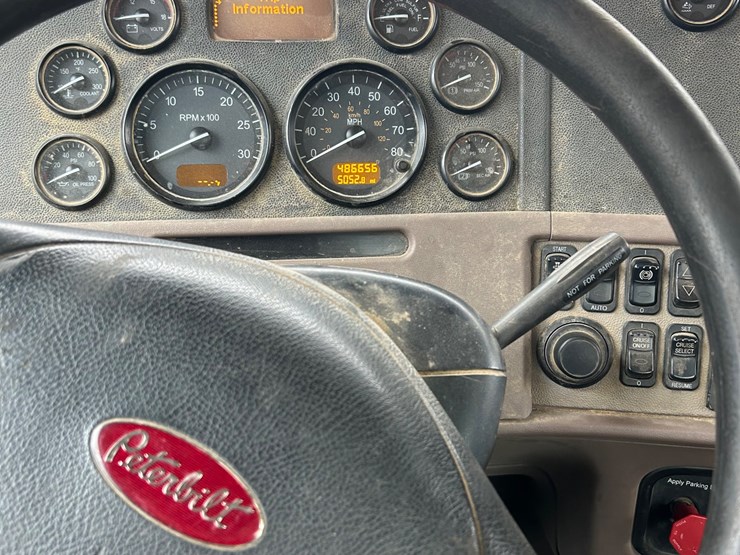 2014-peterbilt-384-image-7