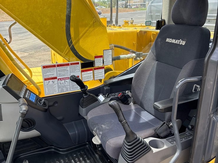 2021-komatsu-pc210-lc-11-image-27