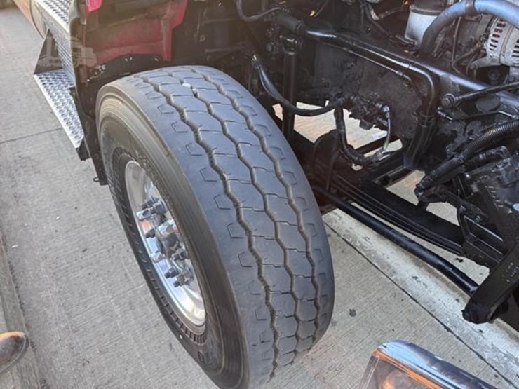 2014-kenworth-t470-image-15