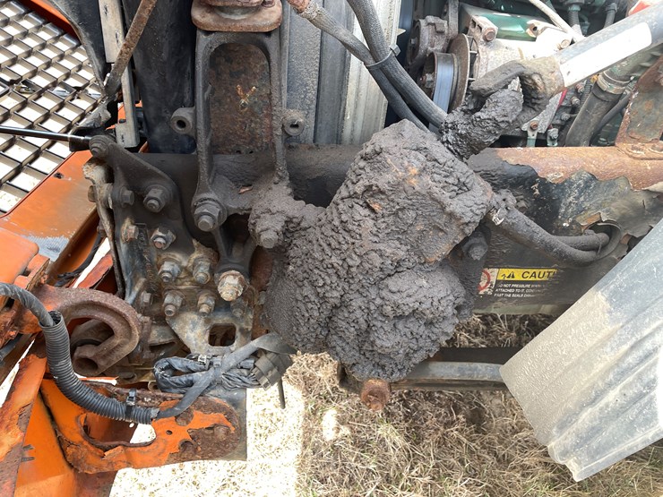 #122-•-2009-volvo-day-cab-semi-tractor-(has-wi-title)-image-57