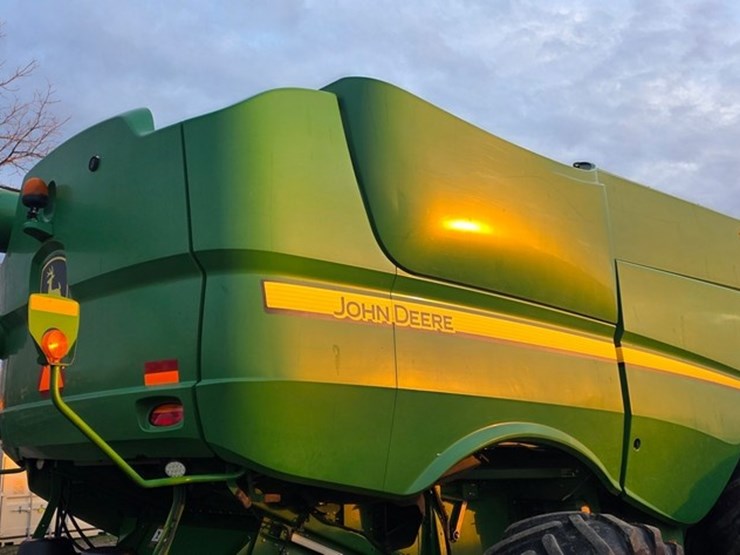 2013-john-deere-s680-image-23