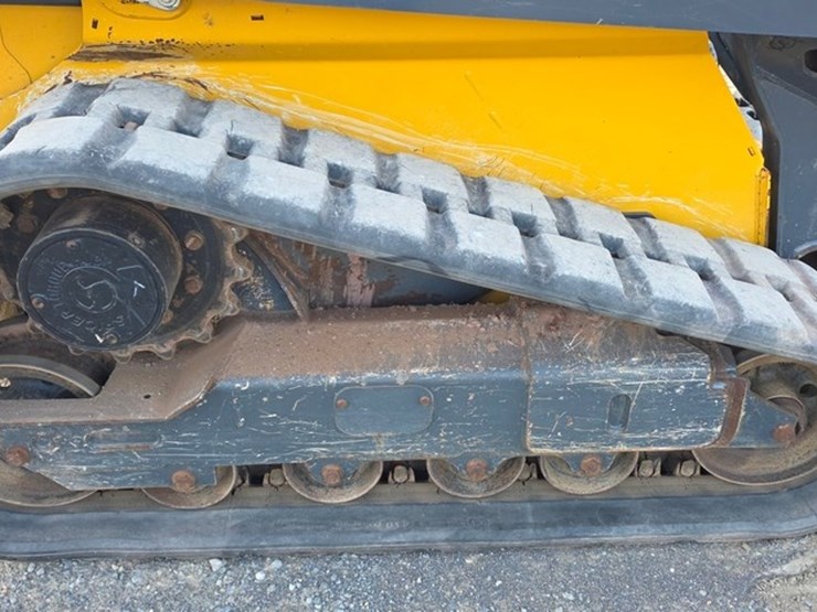 2021-deere-325g-image-11