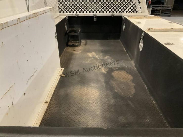 2018-chevrolet-silverado-3500hd-image-9