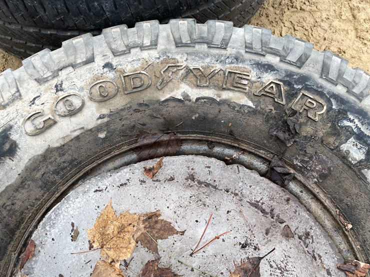 #3926-•-(6)-spare-rims-and-tires-image-34