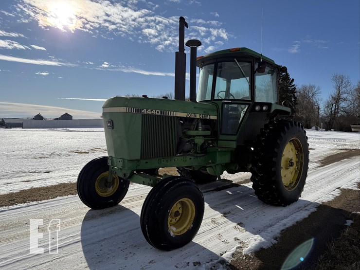 john-deere-4440-image-1